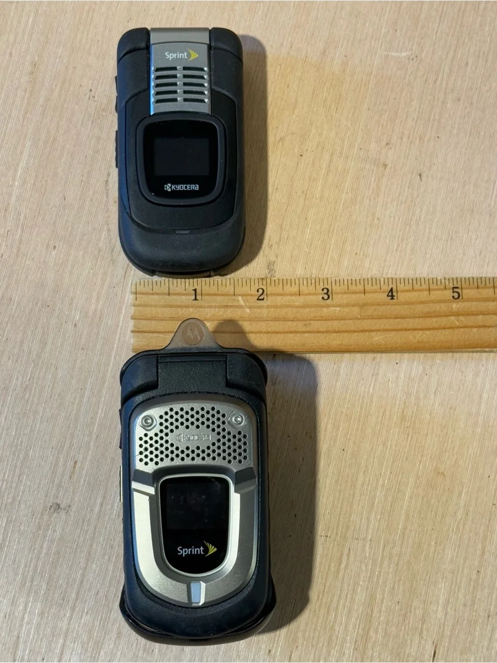 2-Kyocera DuraXT E4277-E4210 Blk & Silver (Sprint) Flip Phones UNTESTED Read Blw